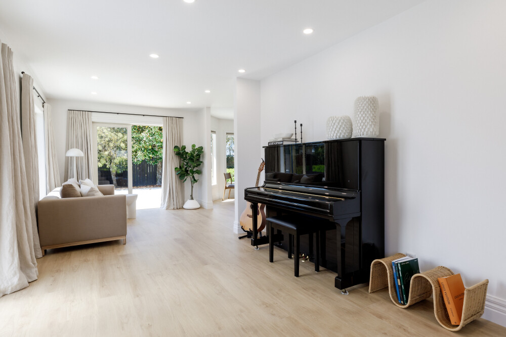 Woodland Lifestyle Oasis Wide Husk Oak 01